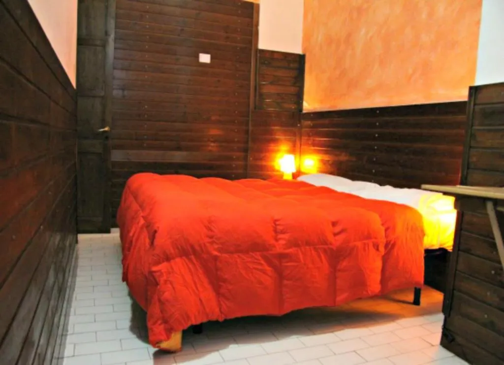 Agora Hostel Катания